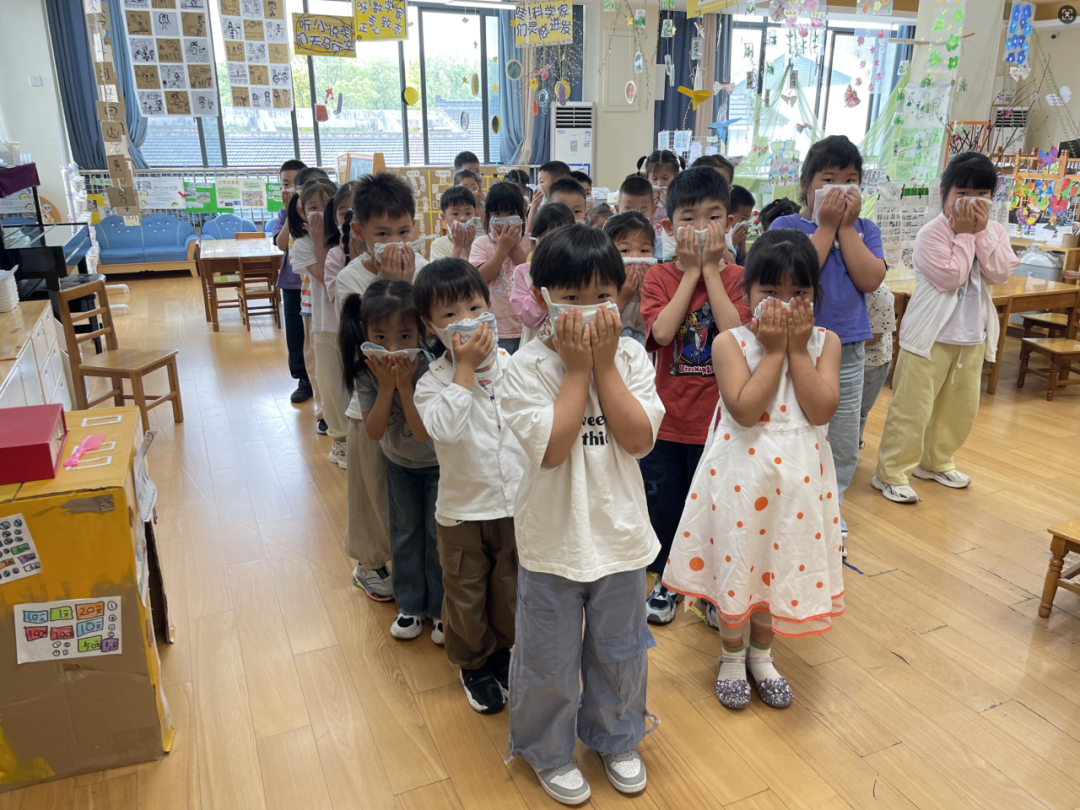 小小消防员出动！八坼幼儿园上演“火”速逃生大闯关~ ——安全小勇士的“沉浸式”消防冒险日记